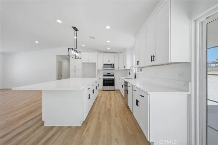 14685 Apple Valley Road, Apple Valley, California 92307