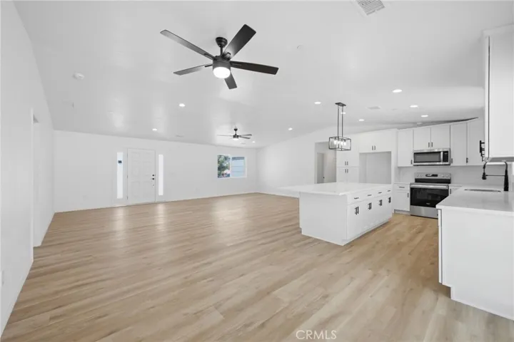 14685 Apple Valley Road, Apple Valley, California 92307