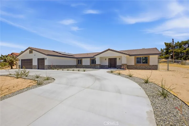14685 Apple Valley Road, Apple Valley, California 92307
