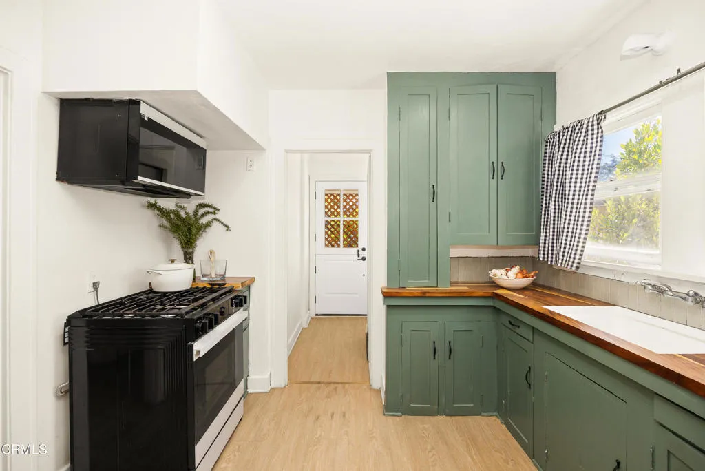 Front Home Kitchen