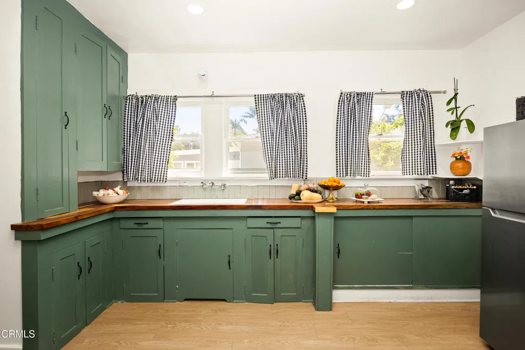 Front Home Kitchen