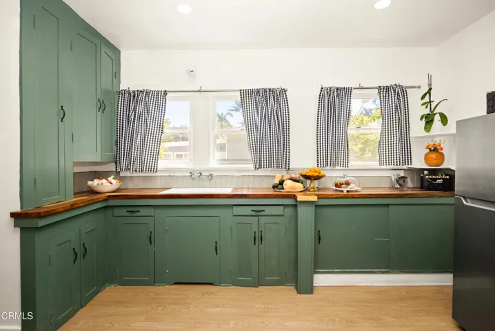 Front Home Kitchen