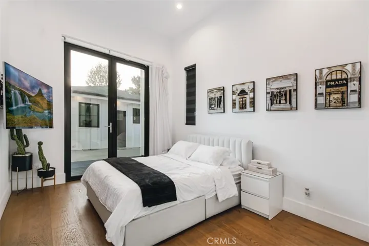 6207 Babcock, North Hollywood, California 91606
