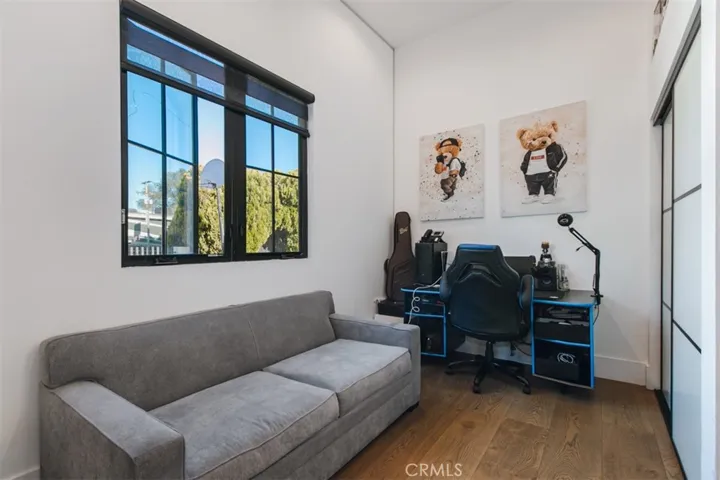 6207 Babcock, North Hollywood, California 91606