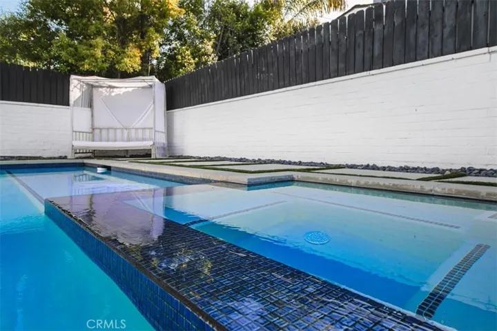 6207 Babcock, North Hollywood, California 91606