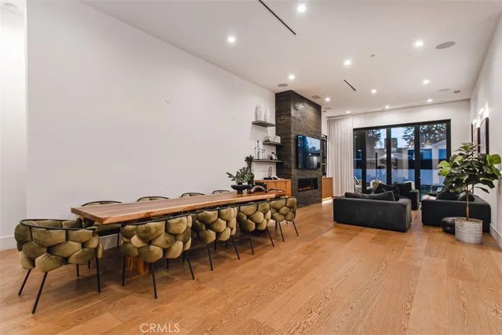 6207 Babcock, North Hollywood, California 91606