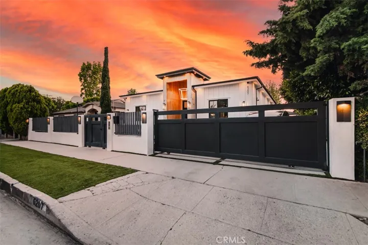 6207 Babcock, North Hollywood, California 91606