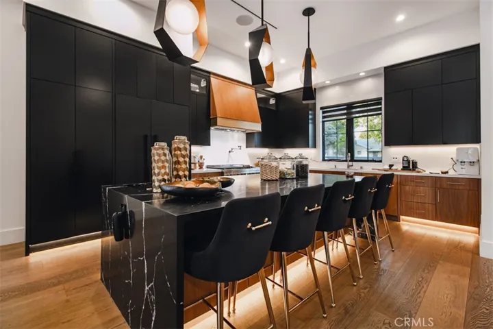 6207 Babcock, North Hollywood, California 91606