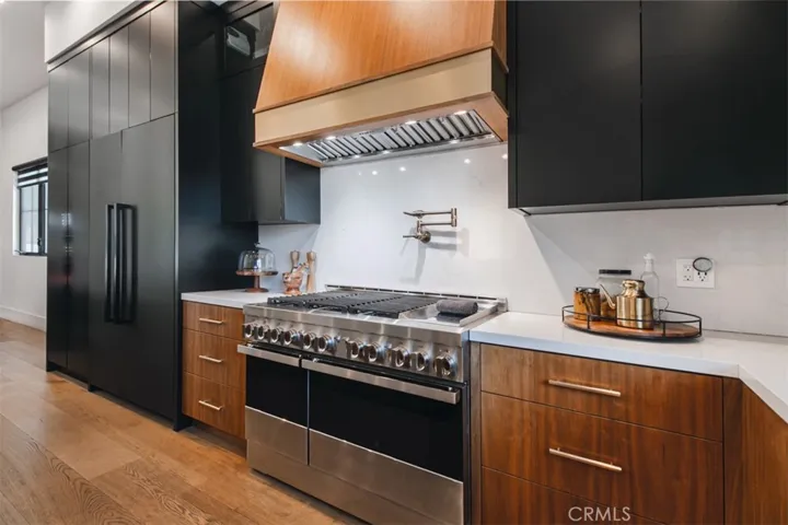 6207 Babcock, North Hollywood, California 91606