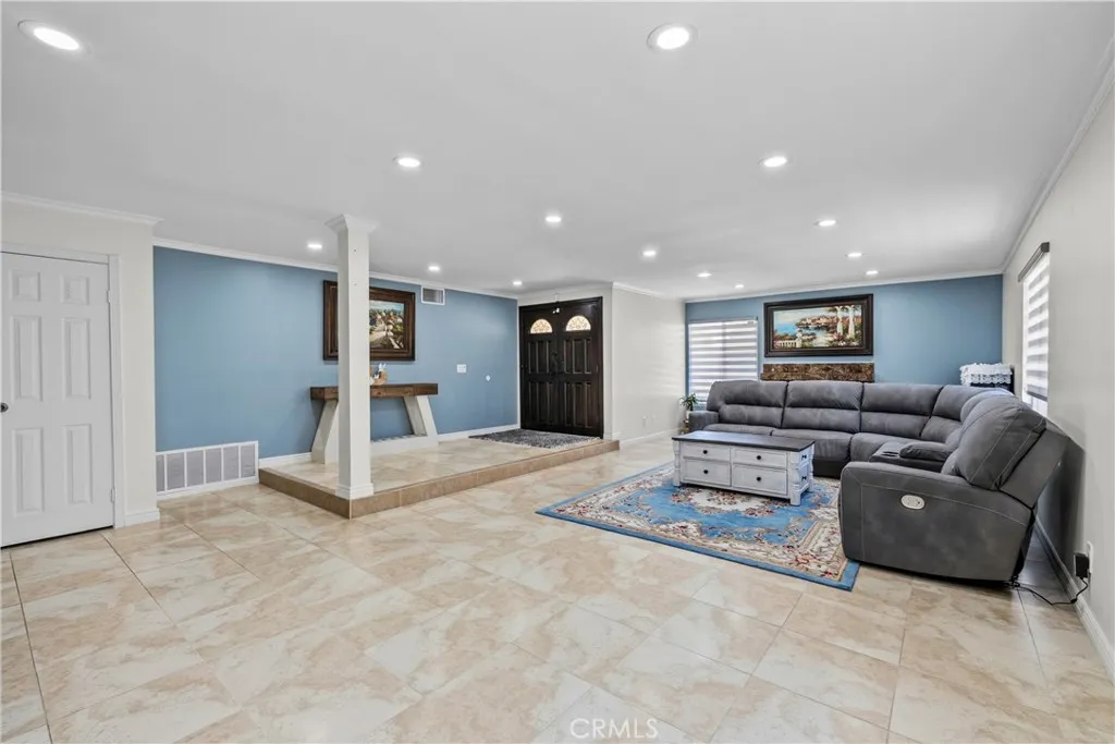 13171 Constable, Granada Hills, California 91344 — photo 5