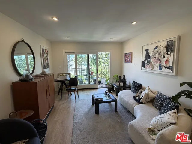 3407 Huxley Street 39, Los Angeles, California 90027