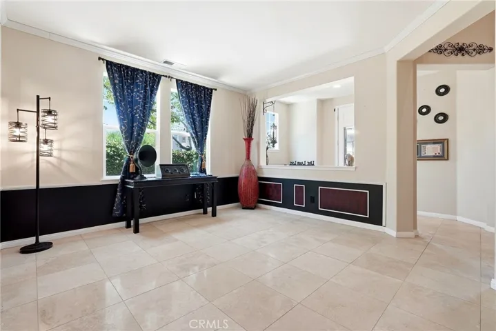 Family room 2