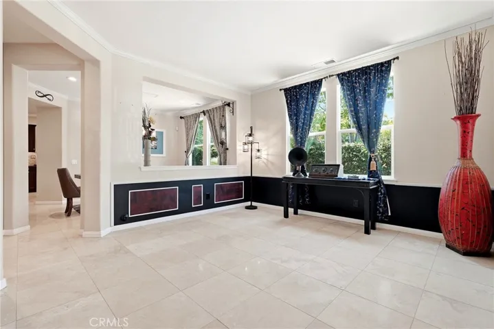 Family room 1
