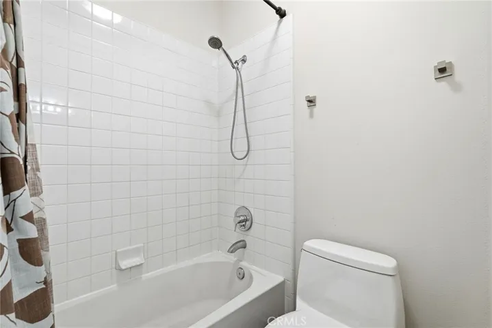 Jack and Jill upstairs bathroom 2