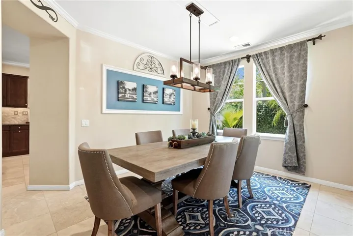 Dining room 1