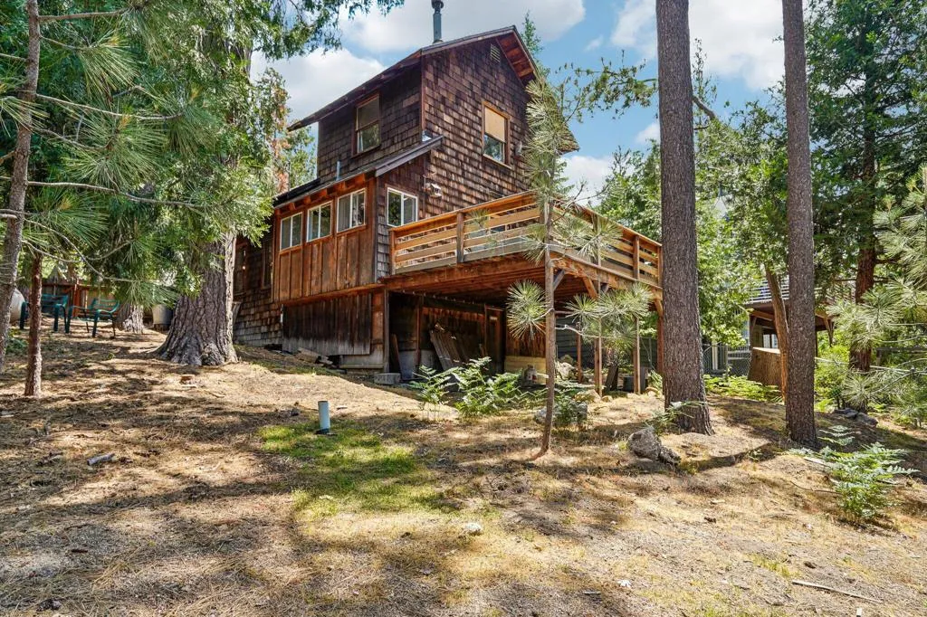 26-web-or-mls-Country Club Dr-S1606-031