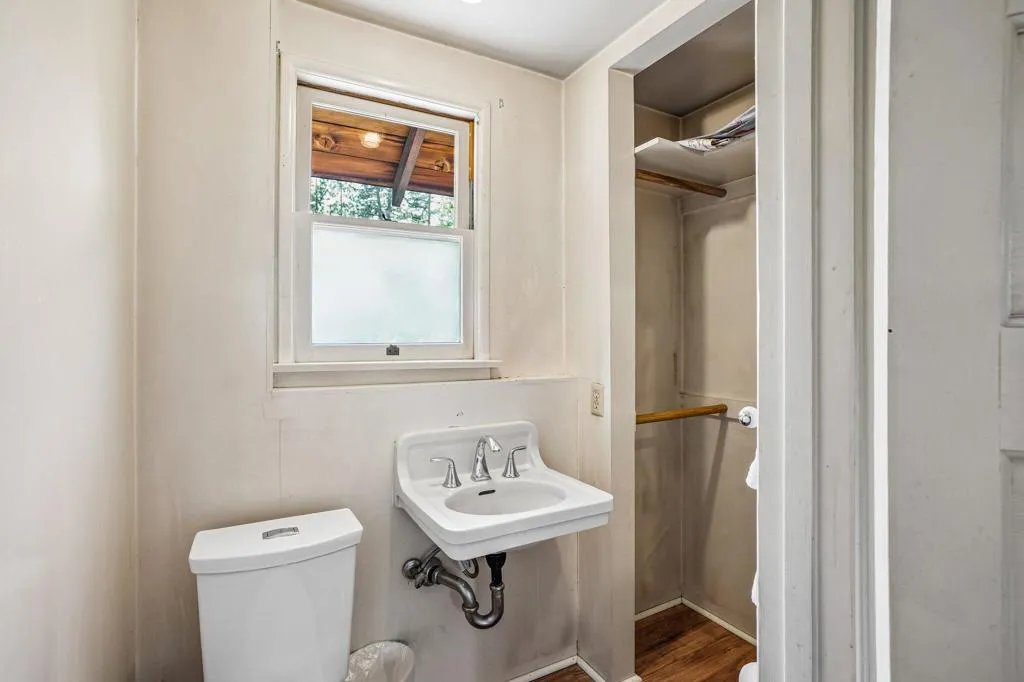 22-web-or-mls-Country Club Dr-S1606-024