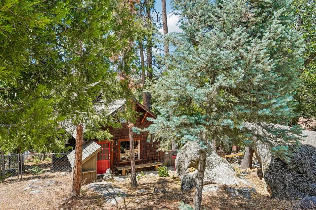 33-web-or-mls-Country Club Dr-S1606-004