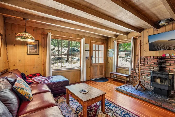 4-web-or-mls-Country Club Dr-S1606-008