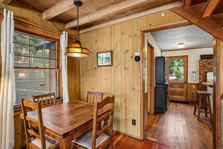 6-web-or-mls-Country Club Dr-S1606-011