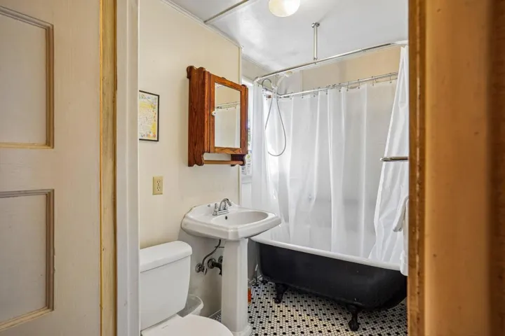 8-web-or-mls-Country Club Dr-S1606-017