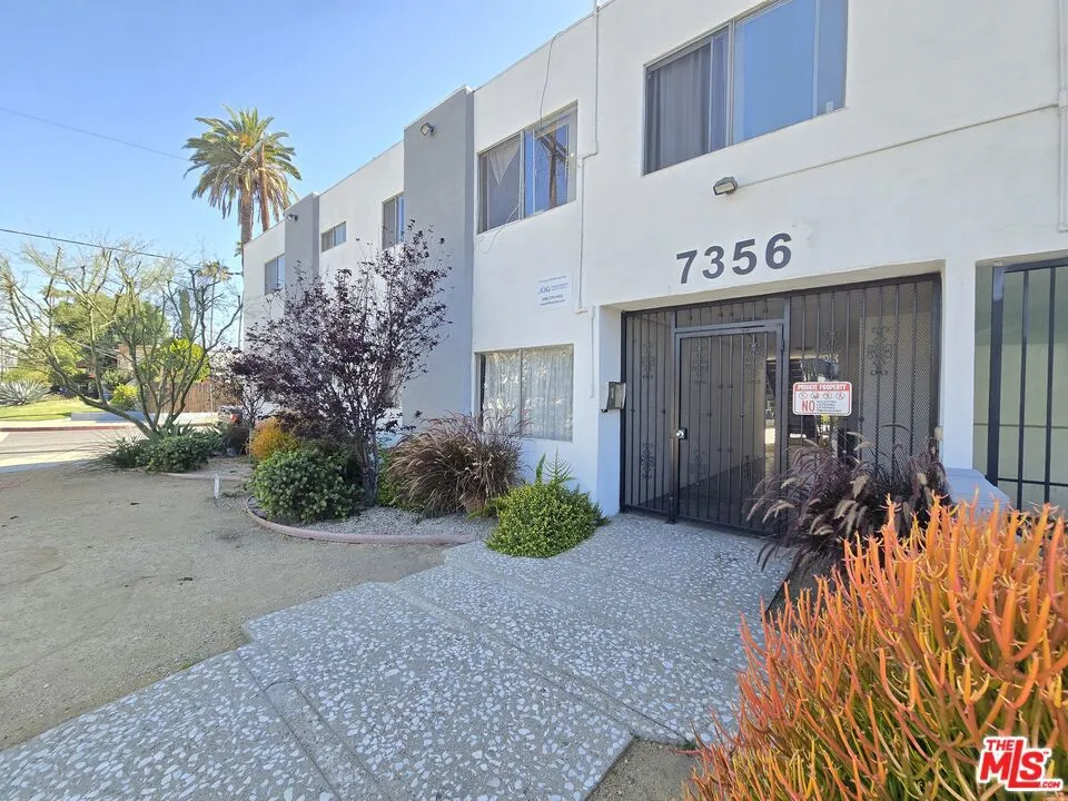 7356 Haskell Ave