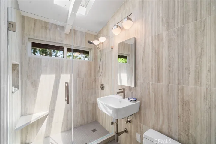 Hall Bath for secondary bedrooms