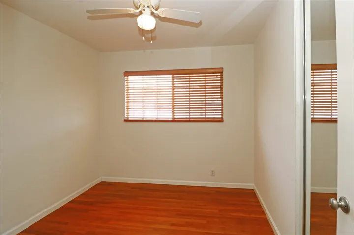 Guest bedroom 1.