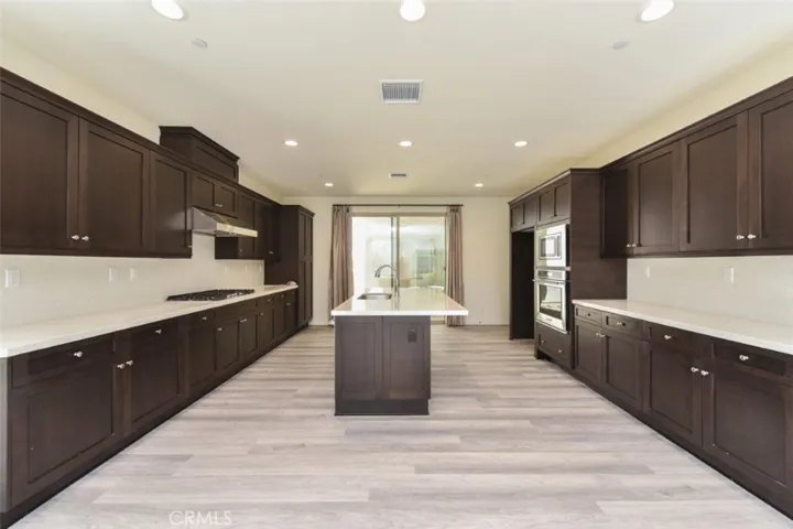 117 Halo, Irvine, California 92618