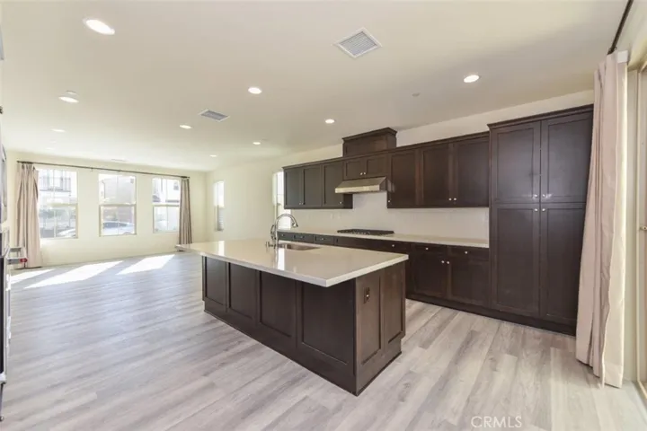 117 Halo, Irvine, California 92618