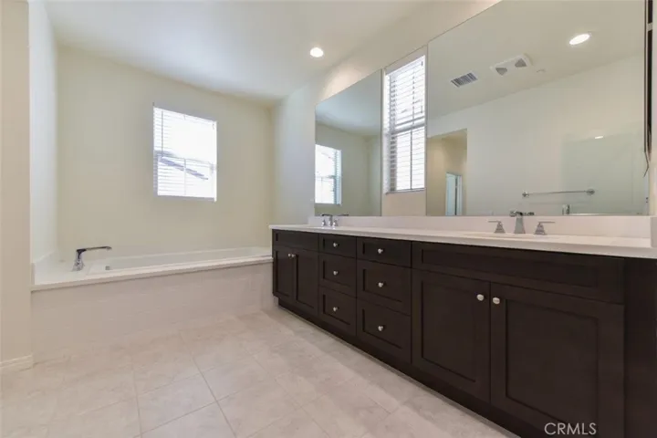 117 Halo, Irvine, California 92618