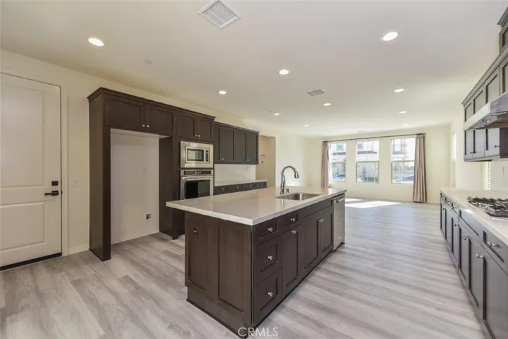 117 Halo, Irvine, California 92618