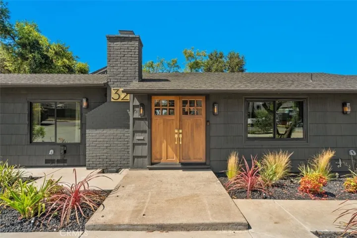 32 W Las Flores Drive, Altadena, California 91001