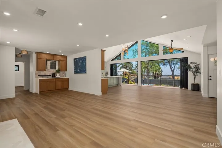 32 W Las Flores Drive, Altadena, California 91001