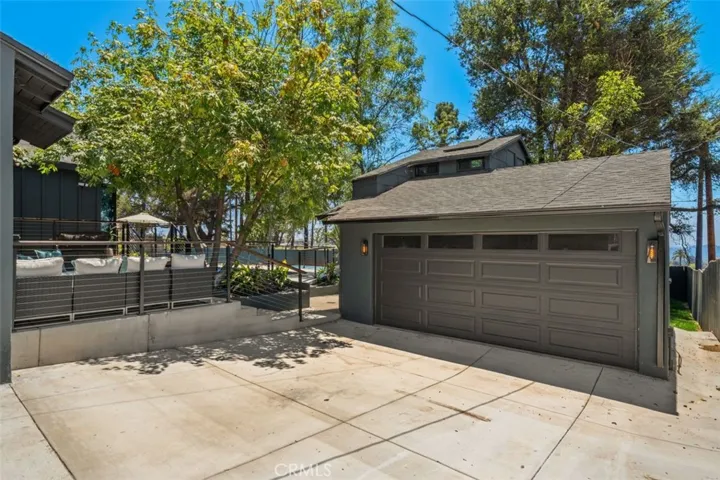 32 W Las Flores Drive, Altadena, California 91001