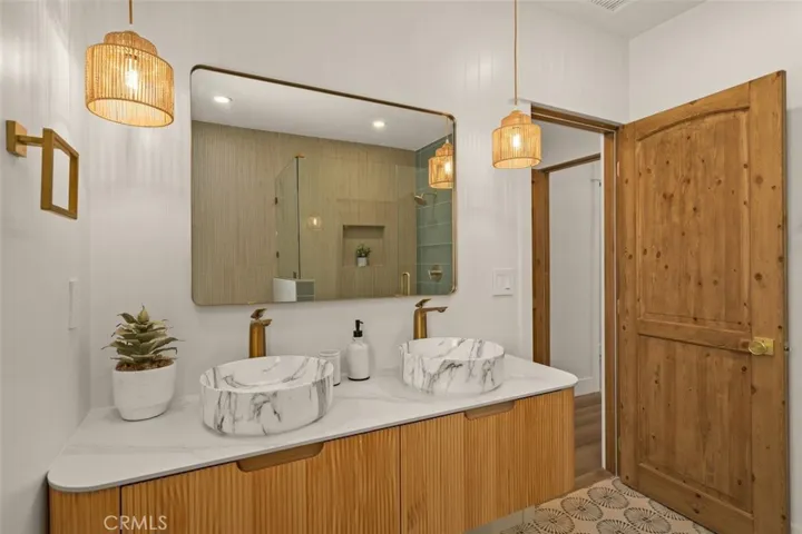 32 W Las Flores Drive, Altadena, California 91001