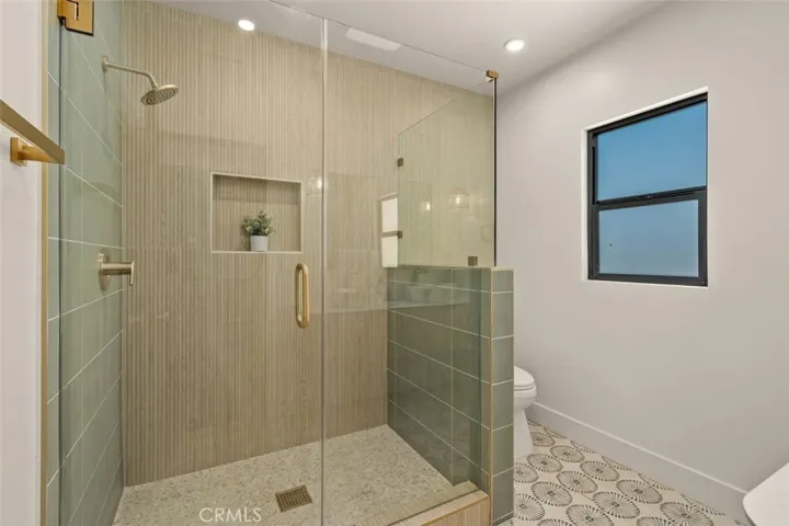 32 W Las Flores Drive, Altadena, California 91001
