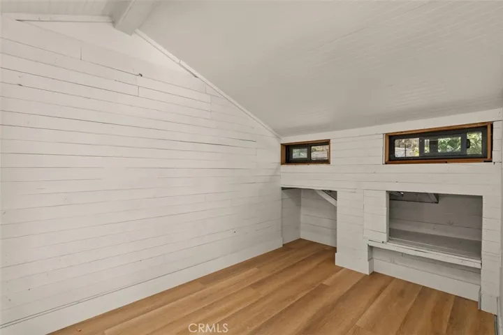 32 W Las Flores Drive, Altadena, California 91001