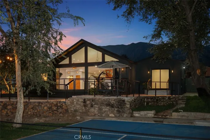 32 W Las Flores Drive, Altadena, California 91001
