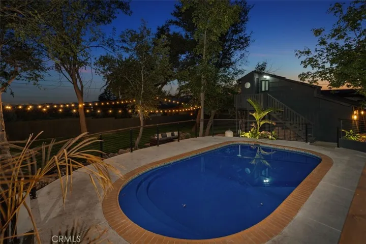 32 W Las Flores Drive, Altadena, California 91001