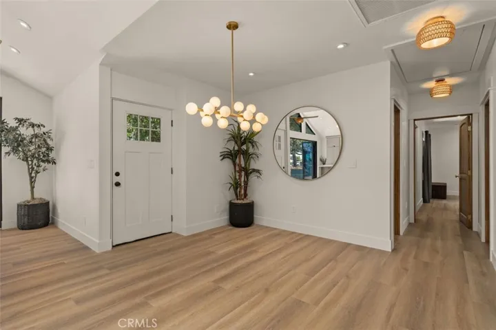 32 W Las Flores Drive, Altadena, California 91001