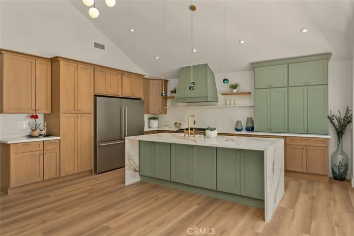 32 W Las Flores Drive, Altadena, California 91001