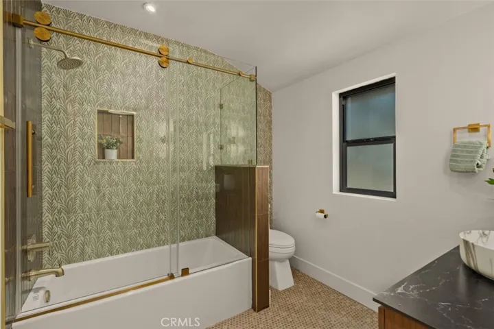 32 W Las Flores Drive, Altadena, California 91001