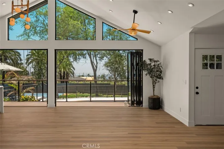 32 W Las Flores Drive, Altadena, California 91001
