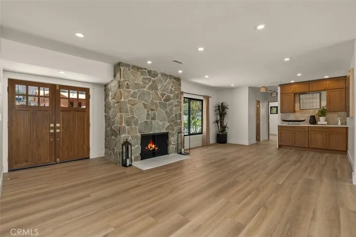32 W Las Flores Drive, Altadena, California 91001