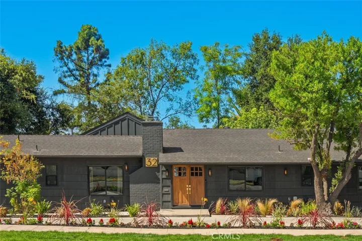 32 W Las Flores Drive, Altadena, California 91001