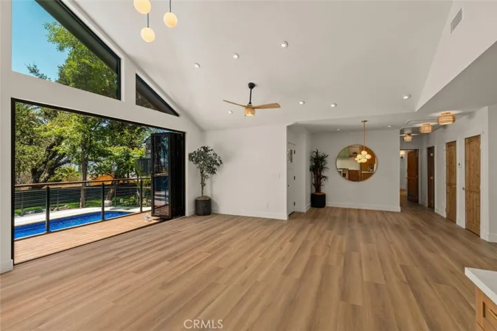 32 W Las Flores Drive, Altadena, California 91001