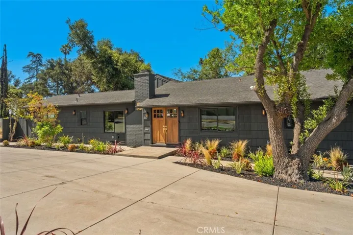 32 W Las Flores Drive, Altadena, California 91001