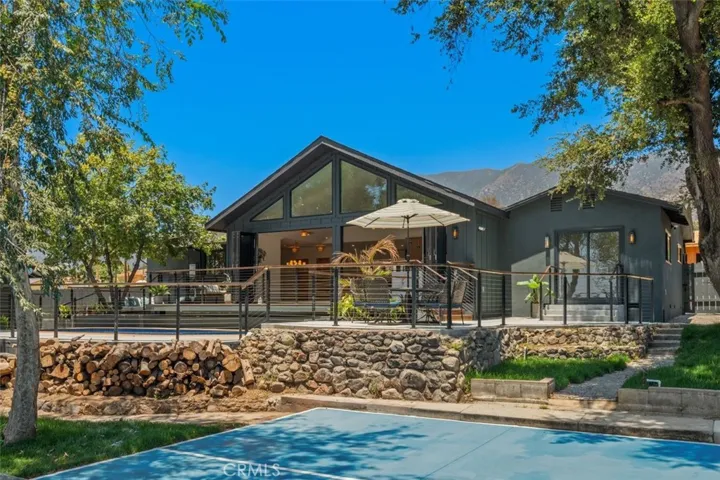 32 W Las Flores Drive, Altadena, California 91001