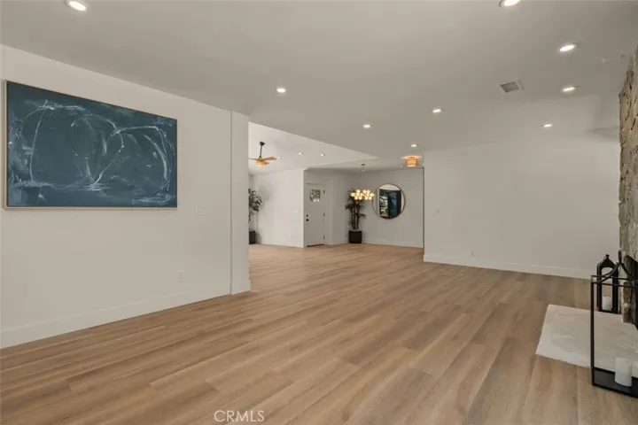 32 W Las Flores Drive, Altadena, California 91001